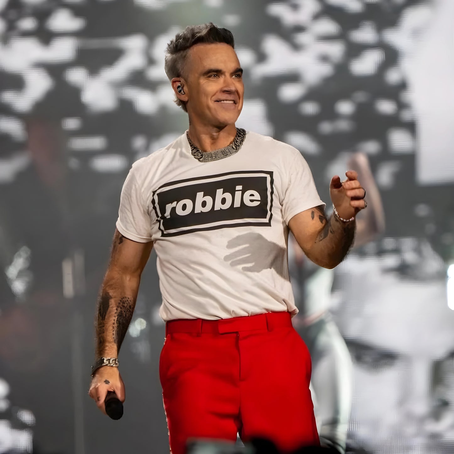 Robbie Minimalist Box Logo Men's Short Sleeve Tee